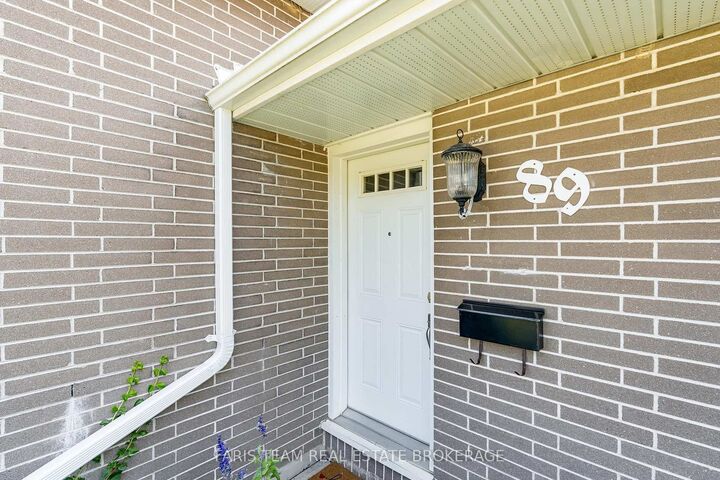 Property Photo:  89 Steel Street  ON L4M 2G1 