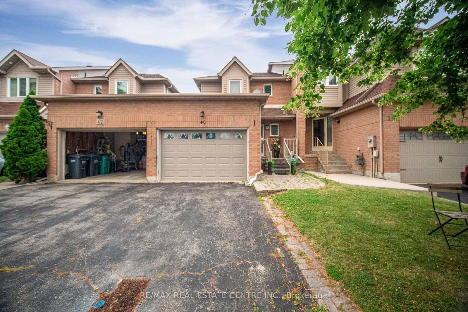 Property Photo: 40 Langdale Crescent ON L6Y 4R7