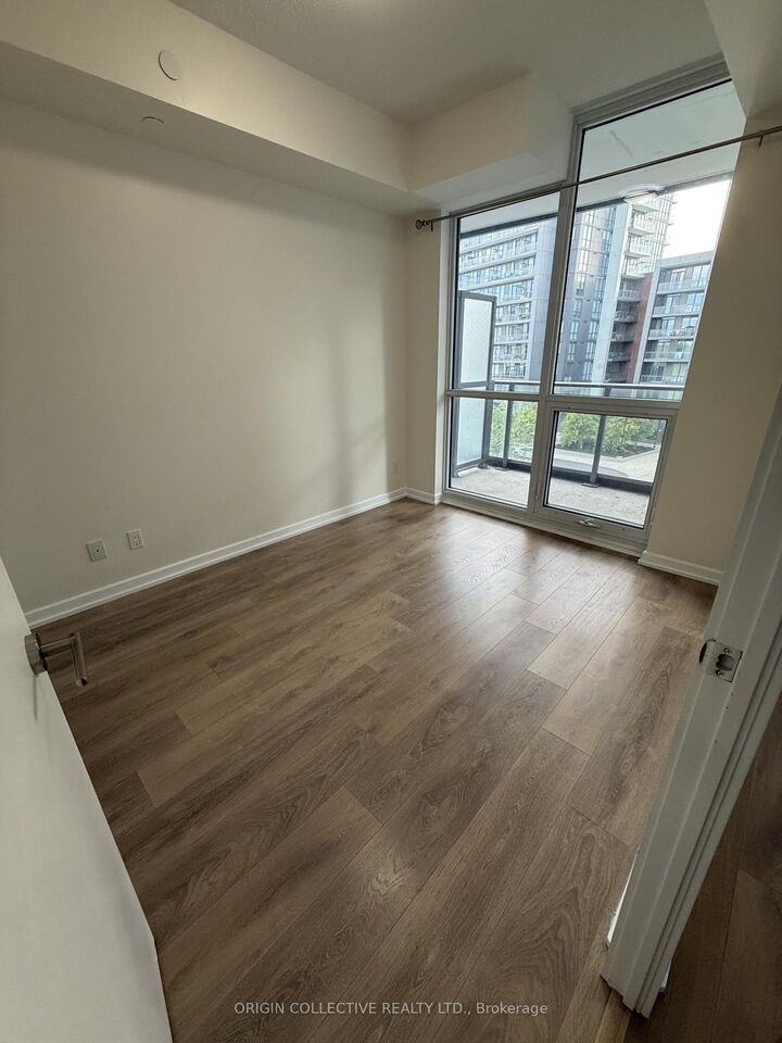 Property Photo:  32 Forest Manor Road 407  ON M2J 1M1 