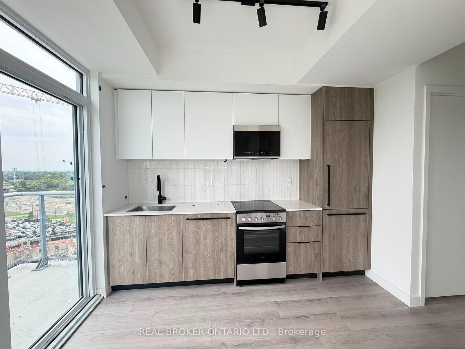 Property Photo: 1635 Military Trail 805 ON M1C 0G3
