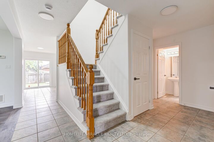 Property Photo: 7 Empire Drive ON L4N 0Y9