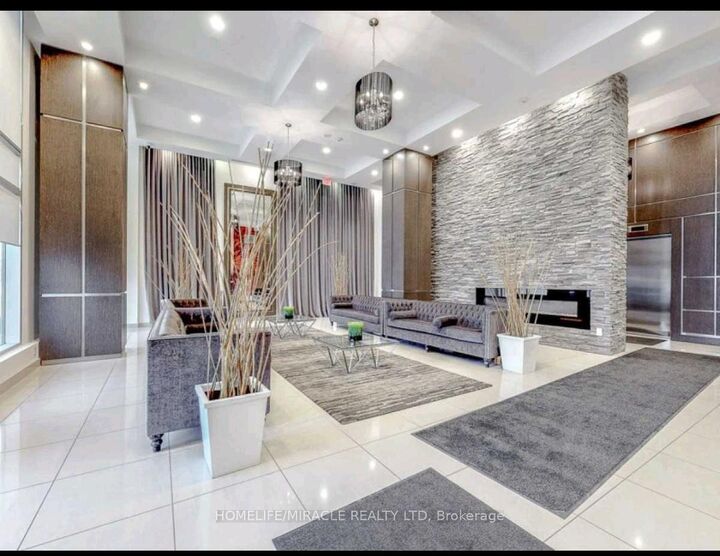 Photo de la propriété: 2756 Old Leslie Street 319 ON M2K 0E2