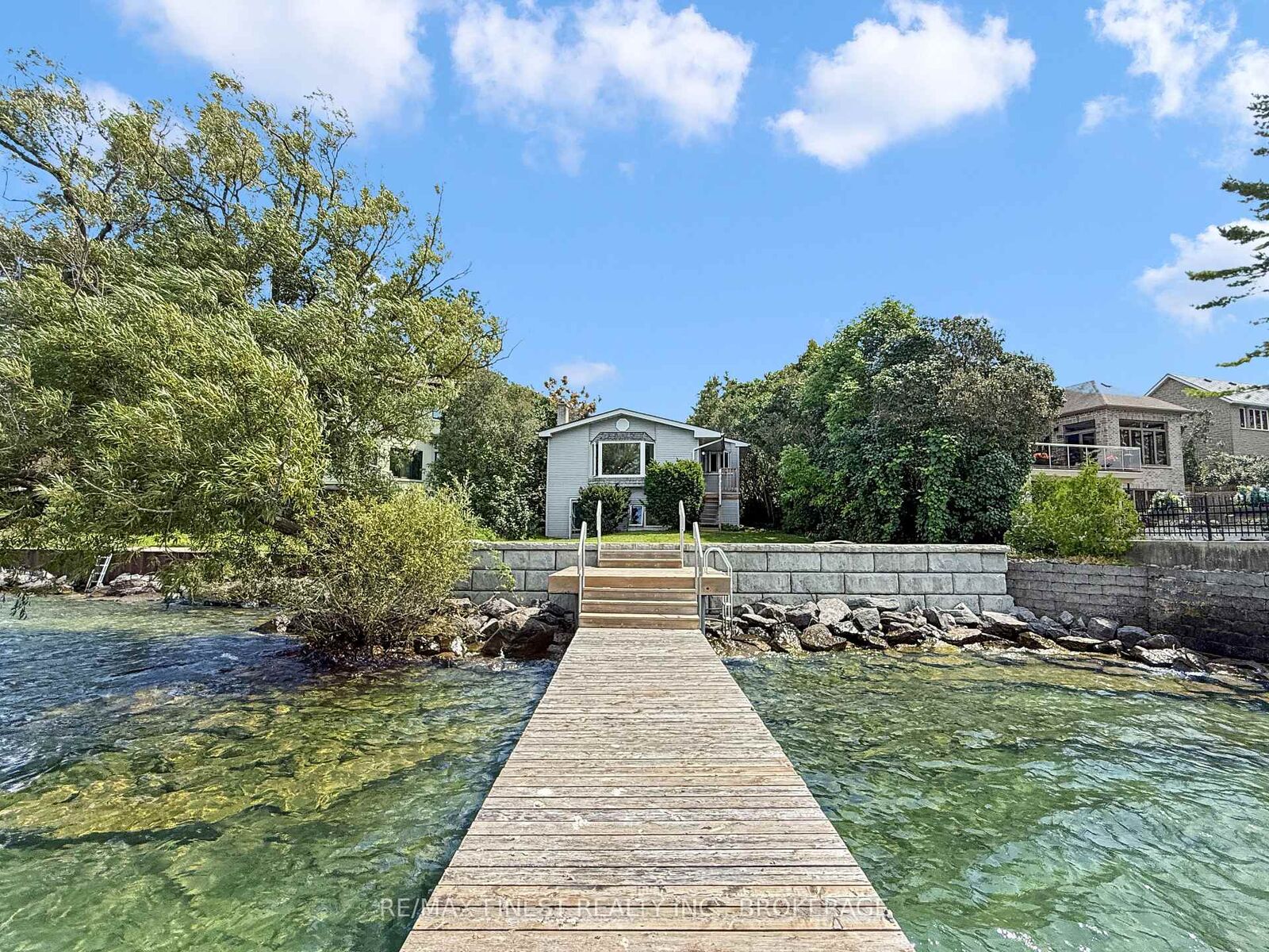 Property Photo:  9 Point Crescent  ON K7M 3P2 