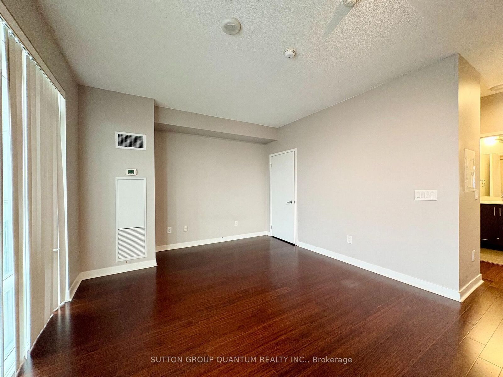 Property Photo:  360 Square One Drive 2501  ON L5B 0G7 