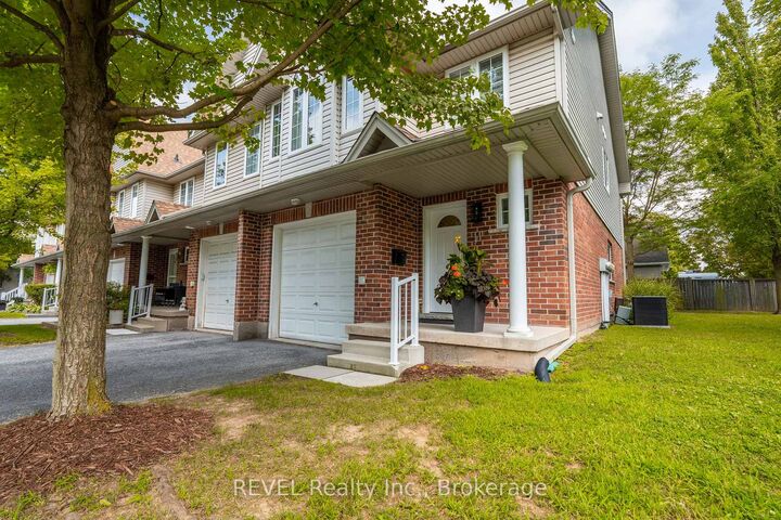 Property Photo: 11 - 6263 Valley Way ON L2E 0A1