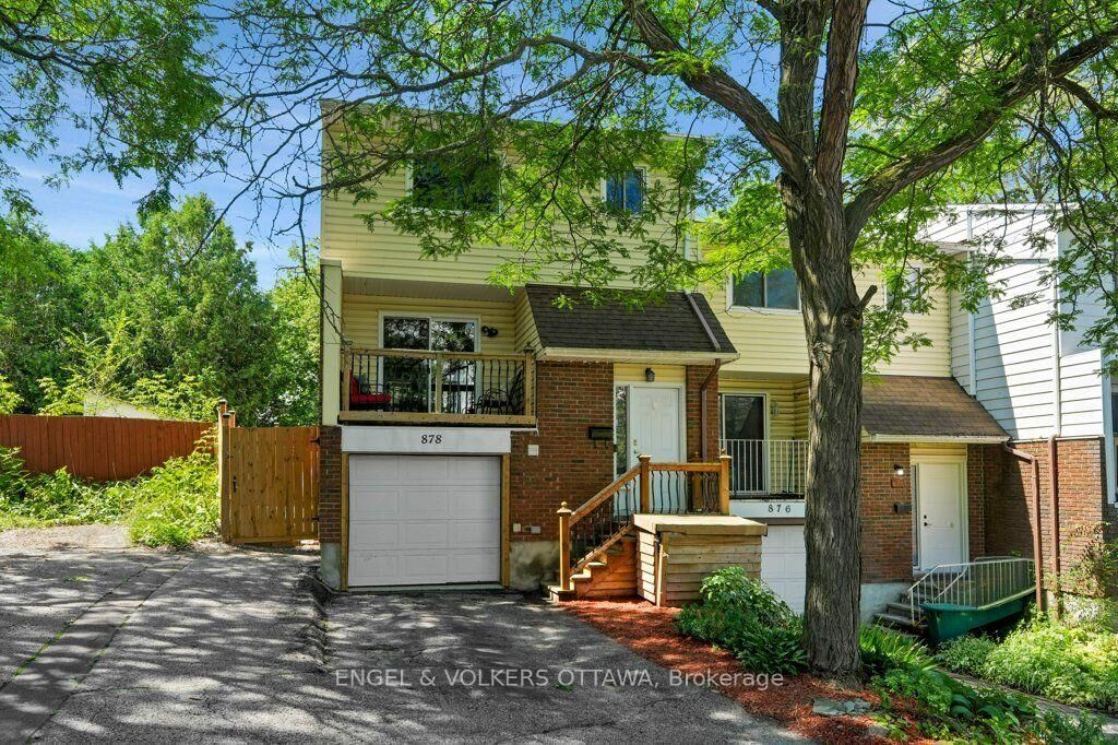 Property Photo: 878 Grenon Avenue ON K2B 6G3