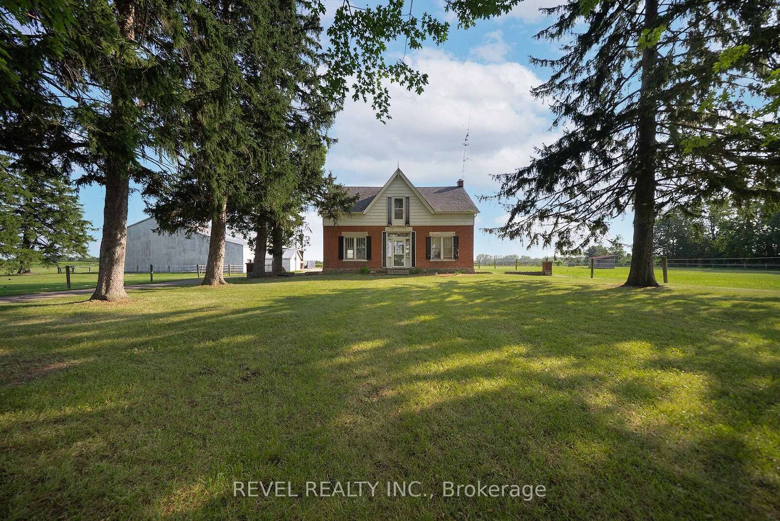 Property Photo:  413 Ellis Avenue  ON N3R 0B8 