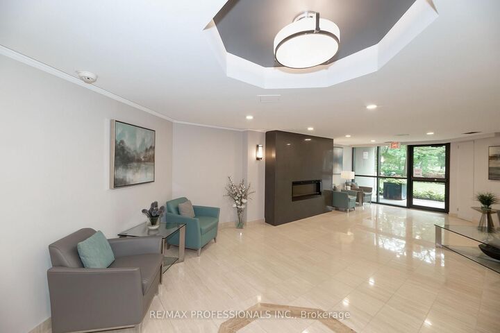 Property Photo:  95 La Rose Avenue 105  ON M9P 3T2 
