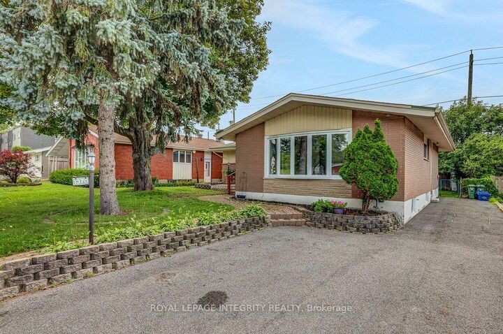 Property Photo:  1370 Highgate Road  ON K2C 2Y6 