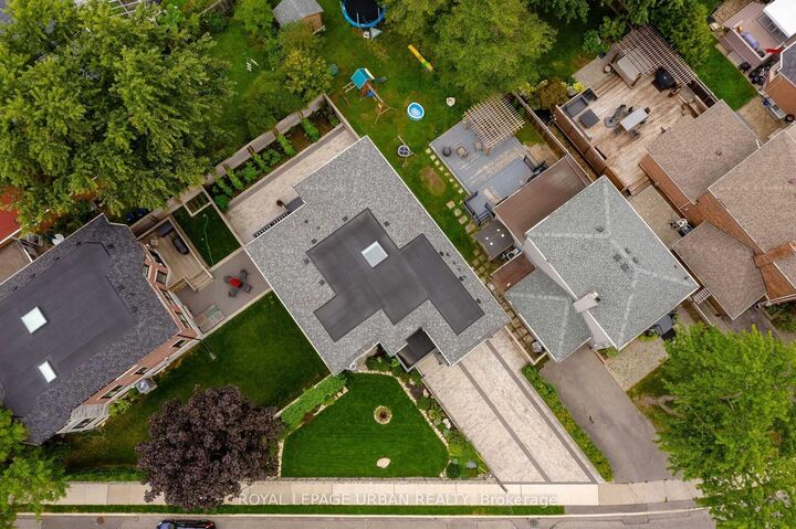 Property Photo: 70 Parkview Hill Crescent ON M4B 1R4