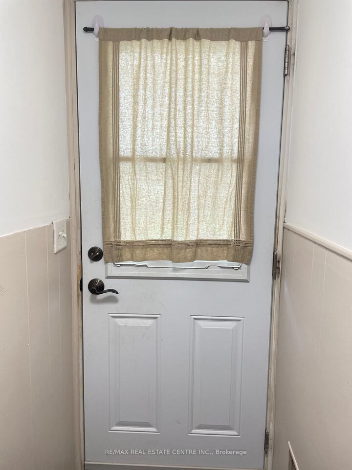 Property Photo: 41 Belleview Avenue Lower ON N2B 1G4