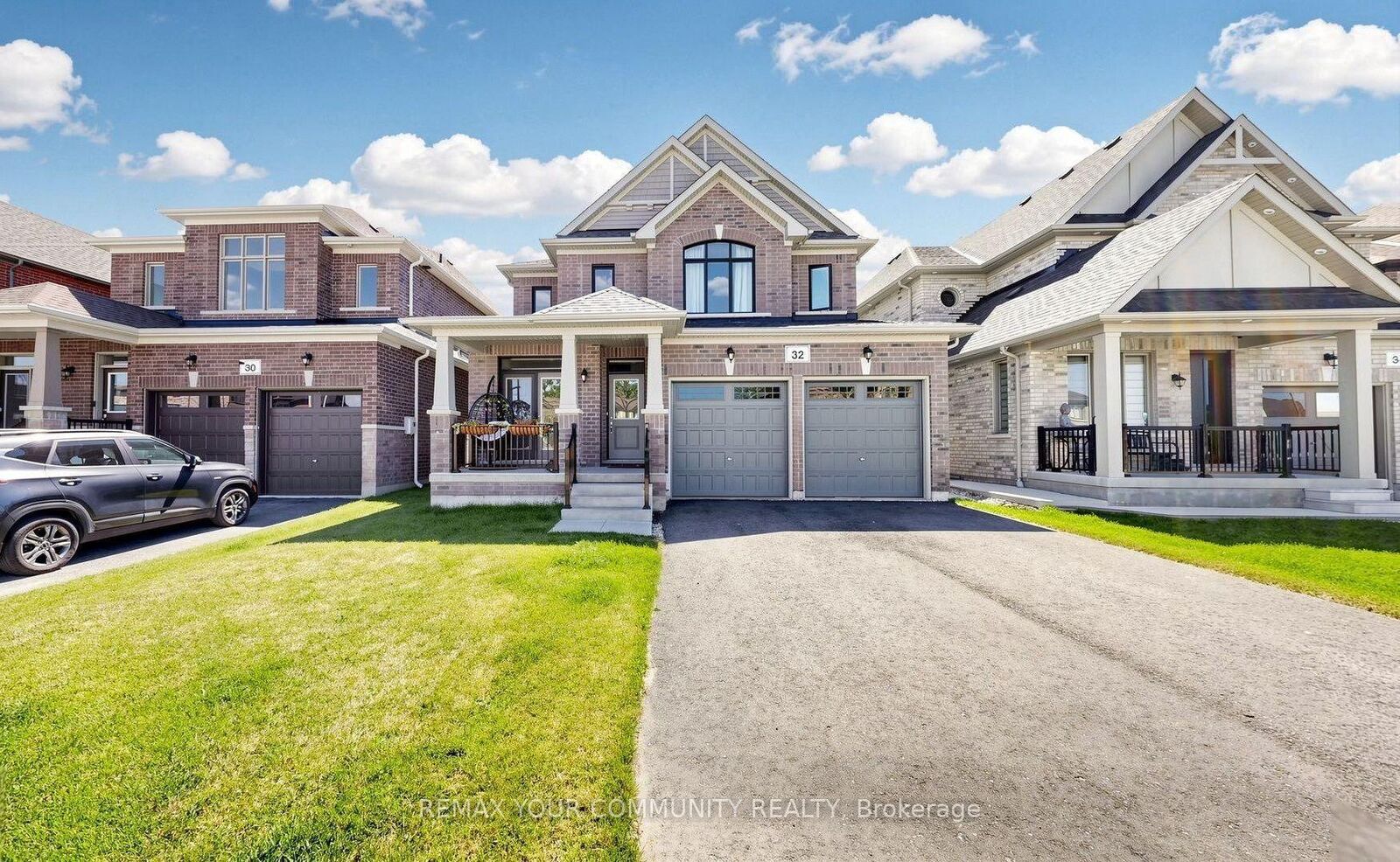 Property Photo: 32 Baycroft Boulevard ON L0M 1B5