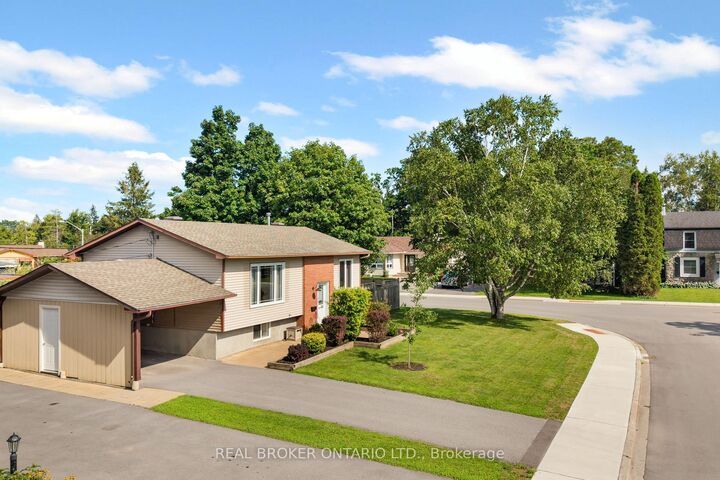 Property Photo:  243 Grant Street  ON K7C 2S2 