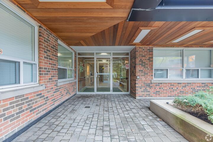 Property Photo:  291 Avenue Road 507  ON M4V 2G9 