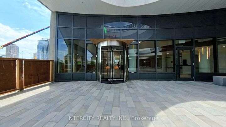 Property Photo:  5105 Hurontario Street 1103  ON L4Z 0C9 
