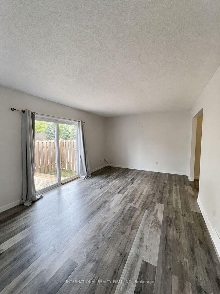 Property Photo:  470 Second Street 8  ON N5V 3X2 