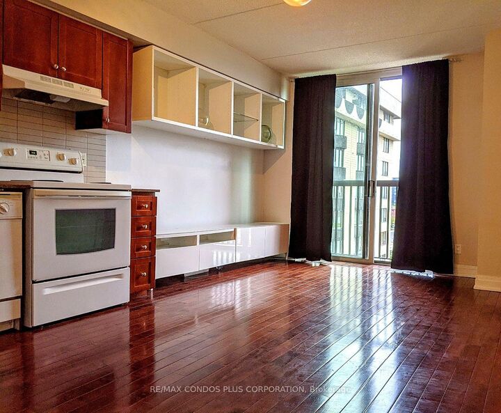 Property Photo:  2737 Keele Street 704  ON M3M 2E9 