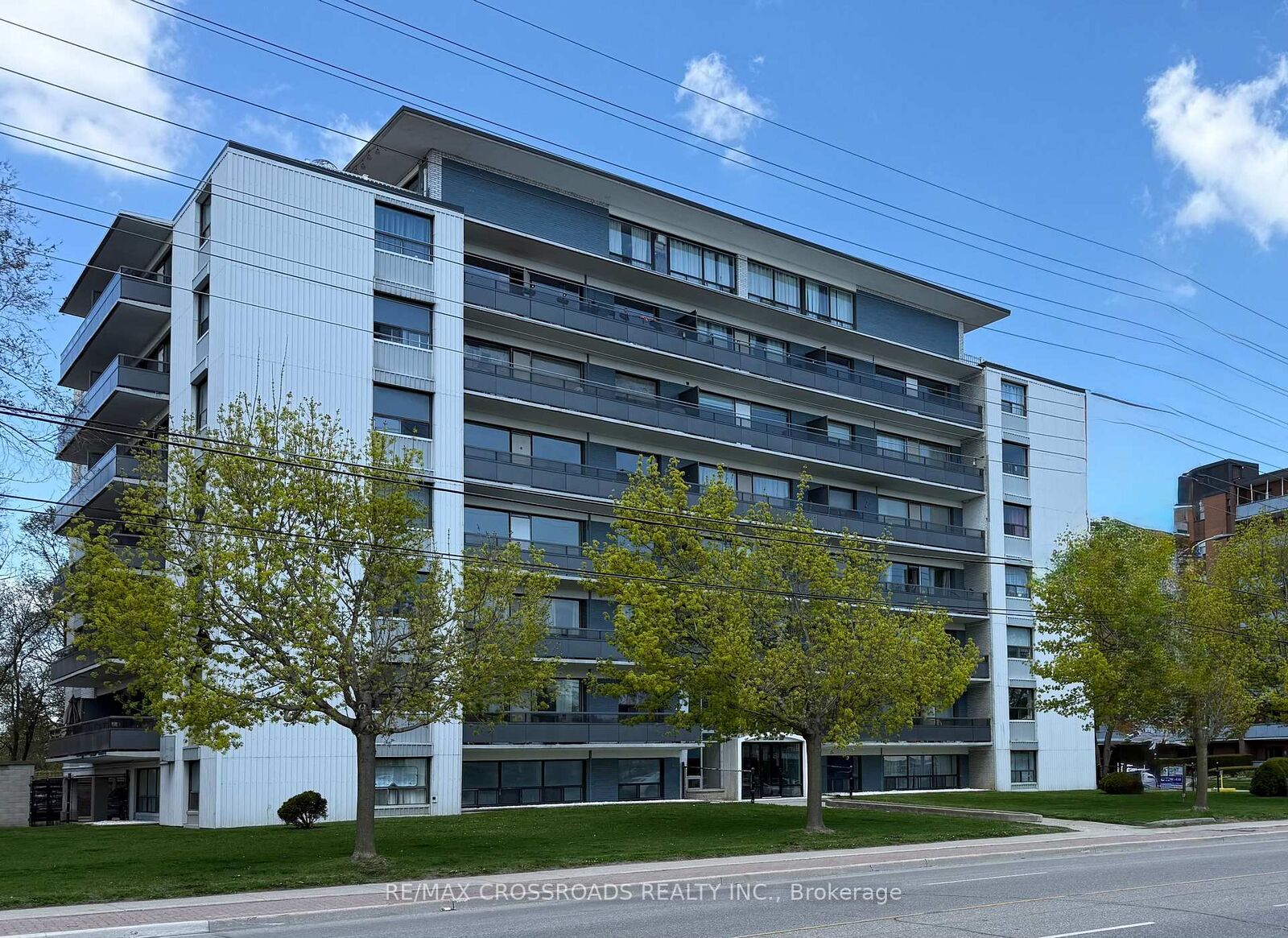 Property Photo:  363 Lakeshore Road E 410  ON L5G 1H7 