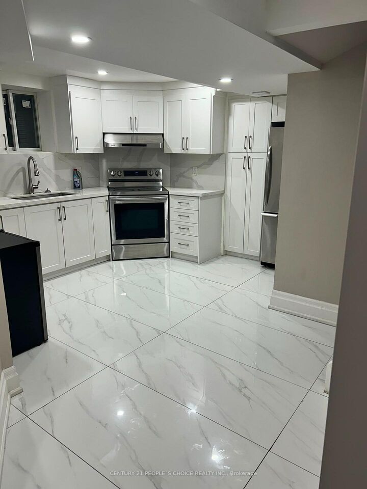 Property Photo:  6929 Gooderham Estate Boulevard Bsmt  ON L5W 1B4 
