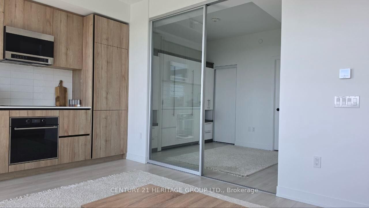 Property Photo: 127 Broadway Avenue S 2611 ON M4P 1V4