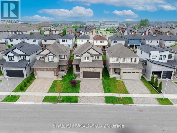 Property Photo:  402 Tansbury Street N  ON N6G 0R6 