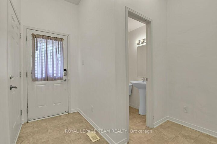 Property Photo: 147 Sorento Street ON K2J 0B2