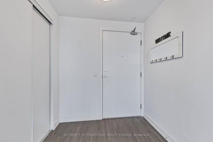 Property Photo:  681 Yonge Street 403  ON L9J 0K1 