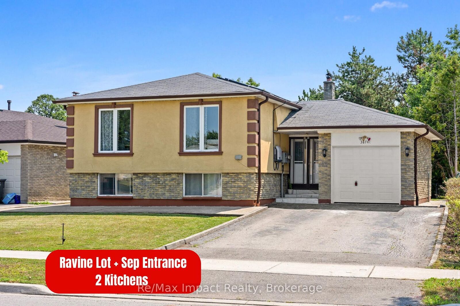 Property Photo:  3874 Brandon Gate Drive  ON L4T 3N6 