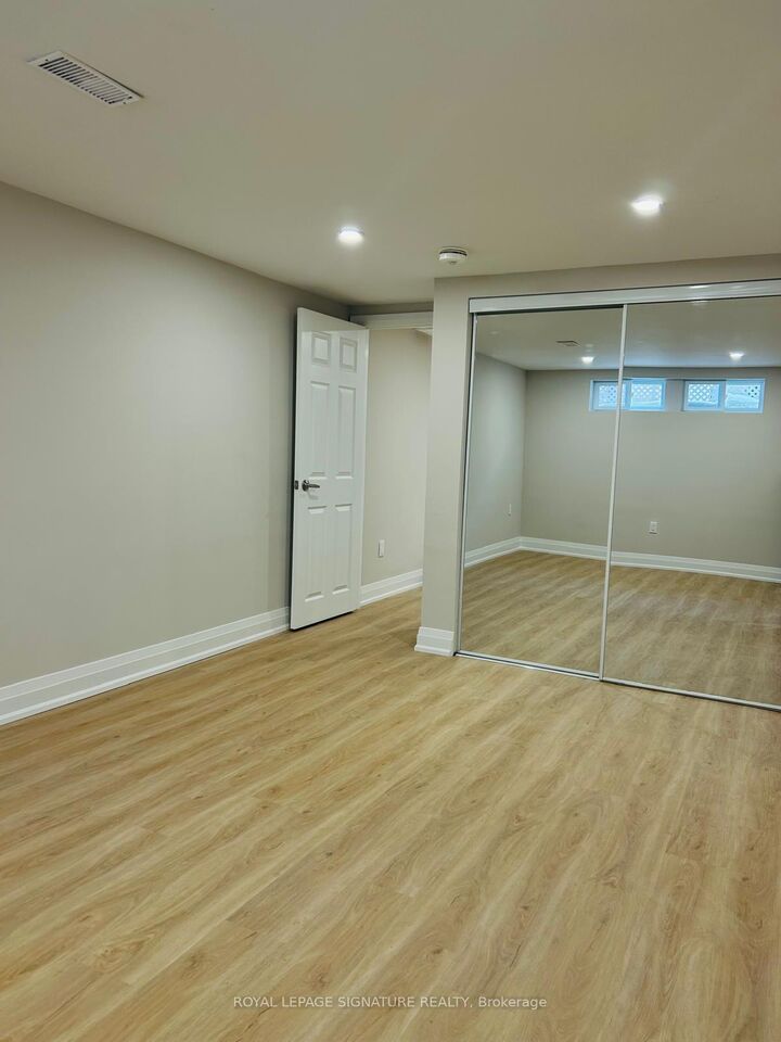 Property Photo:  49 Edinburgh Road Bsmt  ON N2B 1M4 