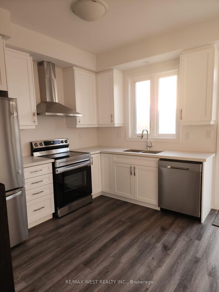 Property Photo:  461 Blackburn Drive 129  ON N3T 5L5 