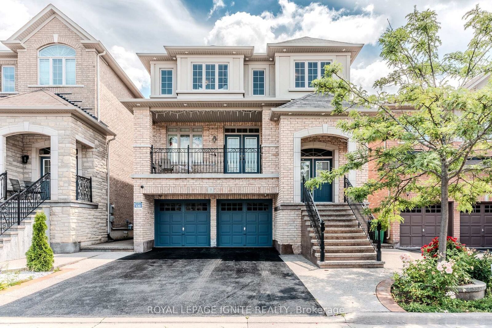 Property Photo: 7 Picasso Drive ON L6P 3L5