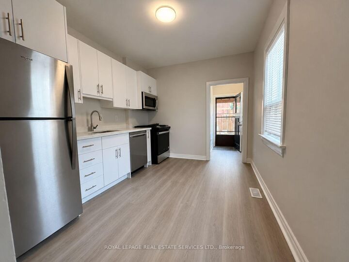 Property Photo:  5 Henderson Avenue  ON M6J 2B6 