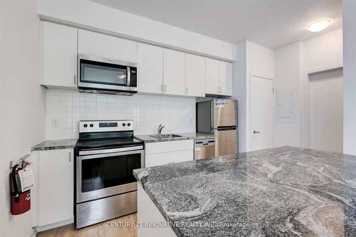 Property Photo: 1720 Simcoe Street 16 ON L1G 4X9