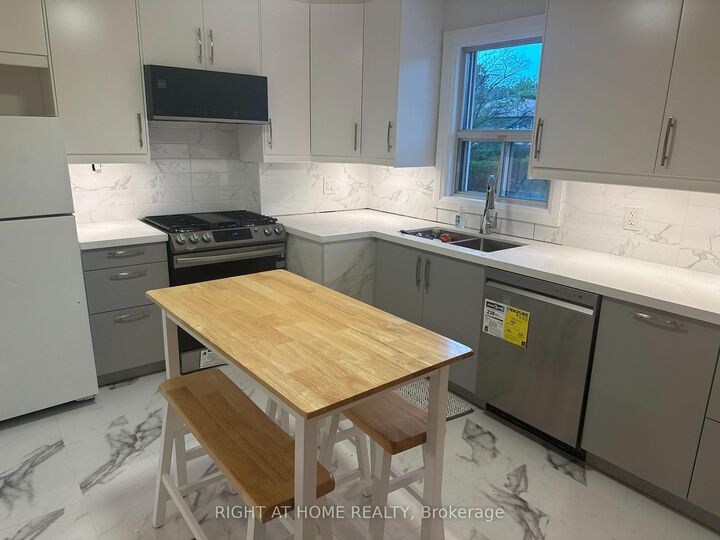 Property Photo: 309 Queen Mary Drive ON L6K 3L5