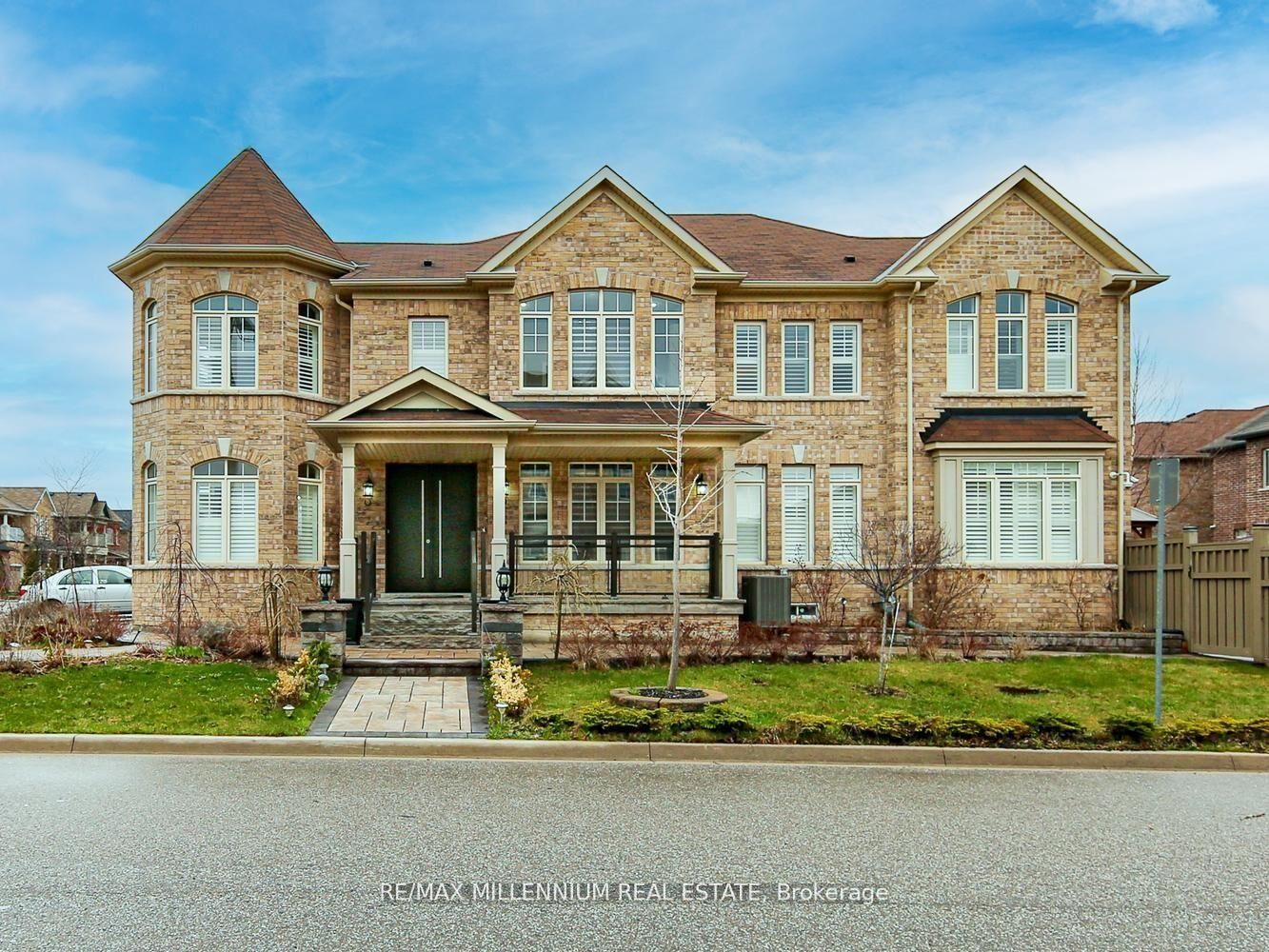 Property Photo:  51 Kincardine Street  ON L4H 4H7 