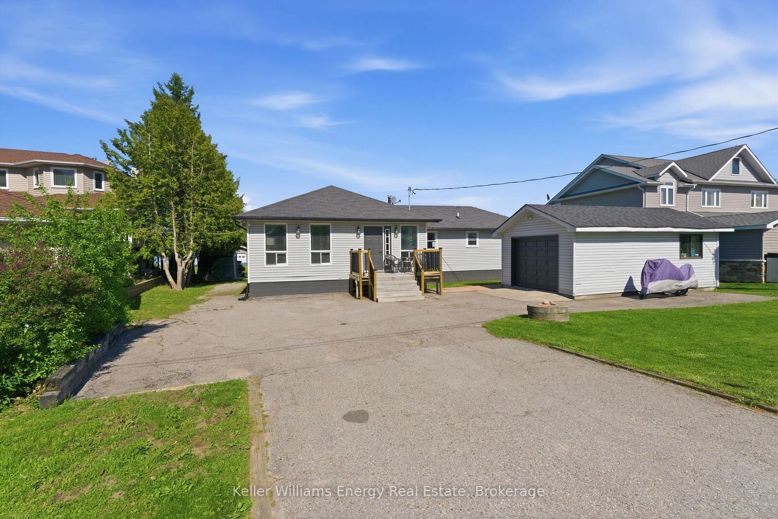 Property Photo: 67 Edgewood Crescent ON L9L 1B6