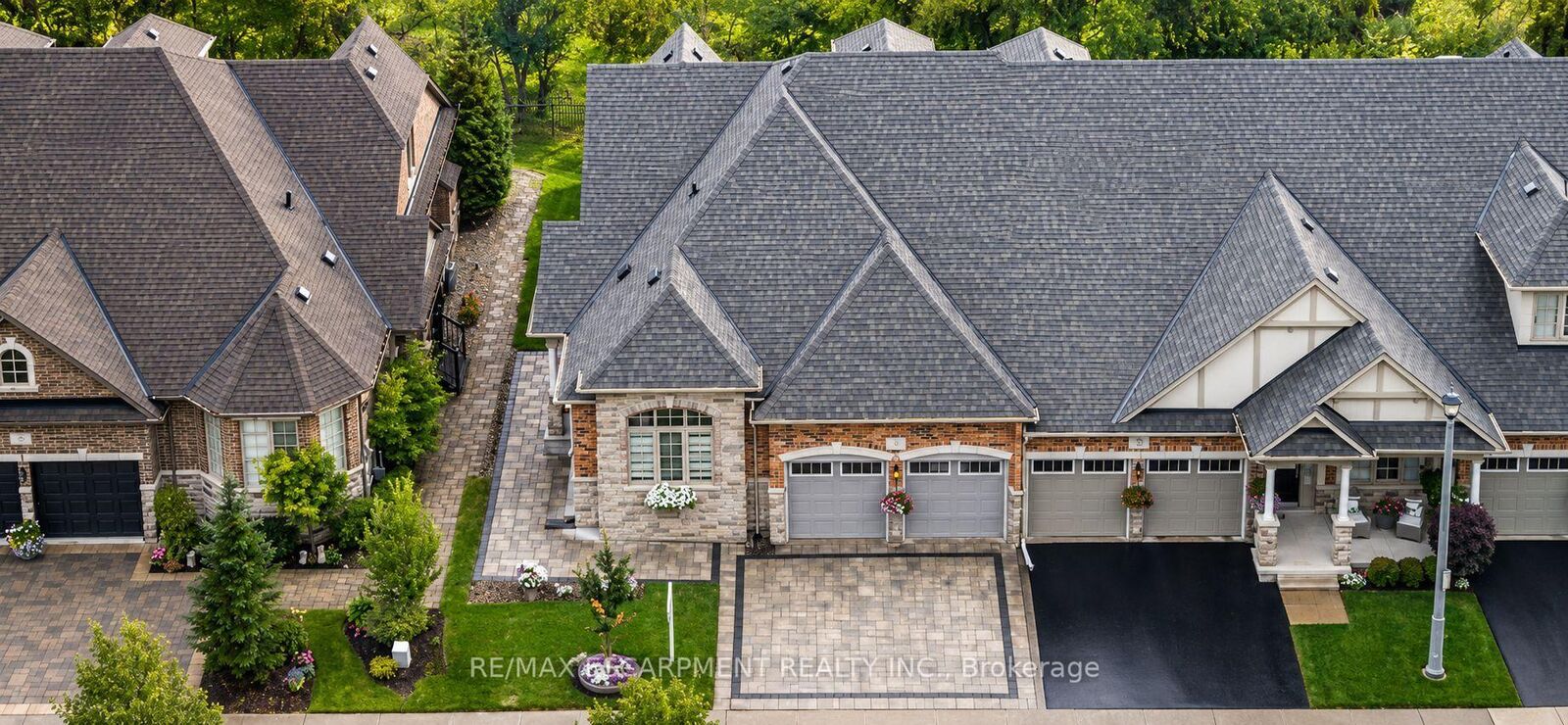 Property Photo: 3353 Liptay Avenue 17 ON L6M 0M6