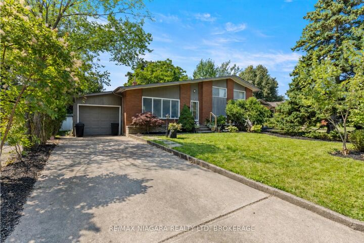 Property Photo: 8 Cullen Drive ON L2T 3H1