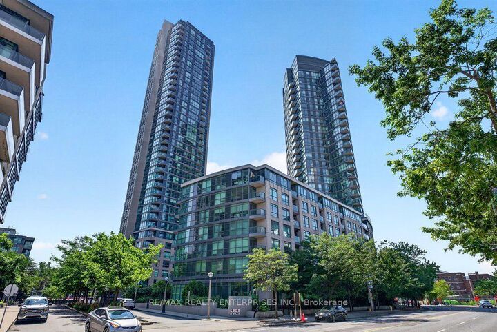 231 Fort York Boulevard 412 — photo 1