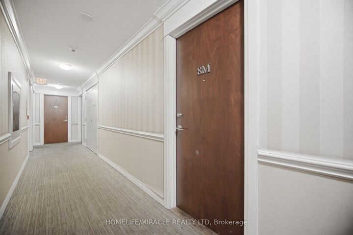 Property Photo:  8 Rosebank Drive 8  ON M1B 5Z3 