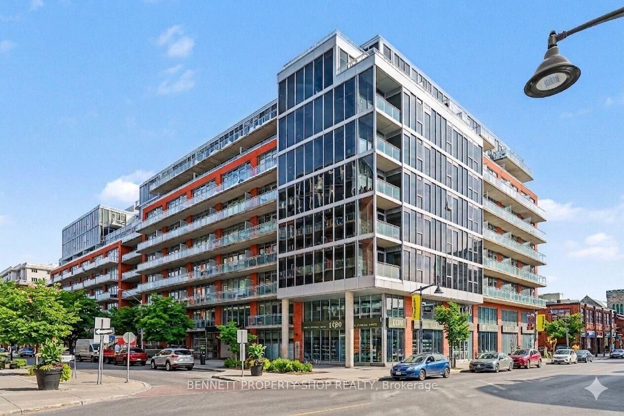 Property Photo: 360 McLeod Street 811 ON K2P 1A9