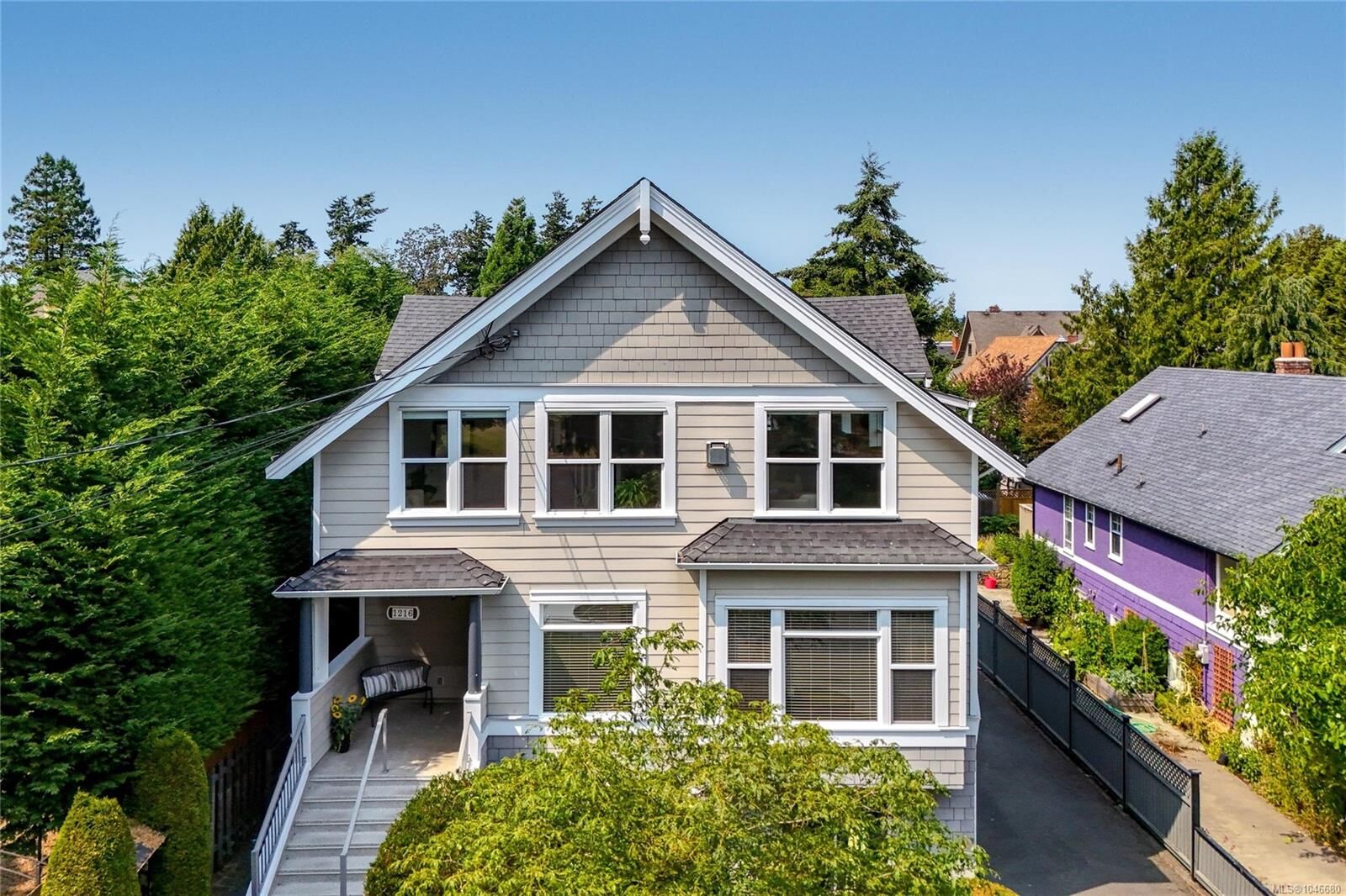 Property Photo: 1216 Styles St #D BC V9A 3Z5