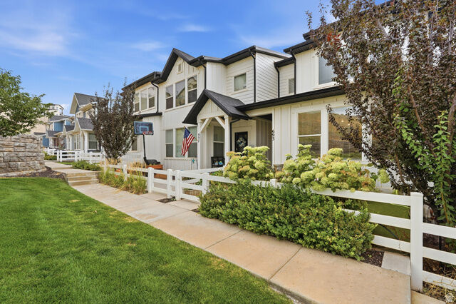 Property Photo: 693 S Grant Ln UT 84054