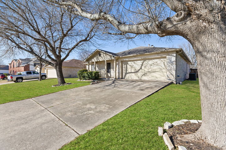 Property Photo:  3812 Eagles Nest Street  TX 78665 