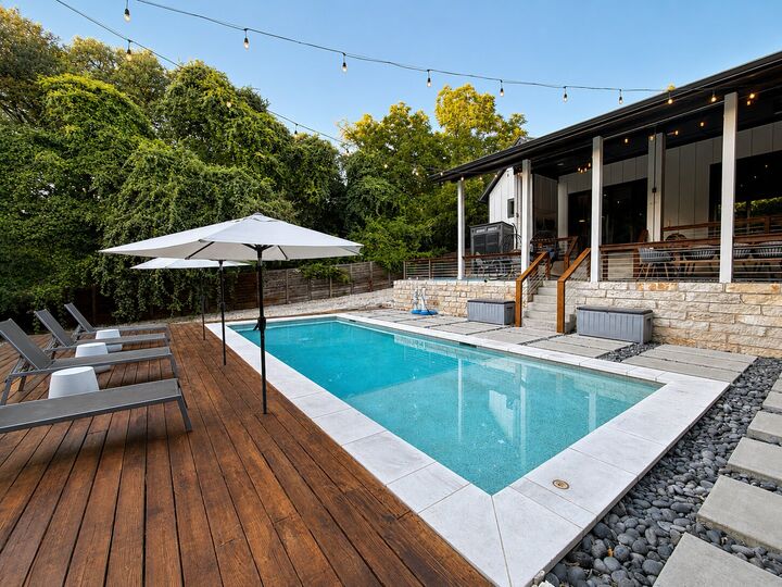 Property Photo:  1214 Deloney Street  TX 78721 