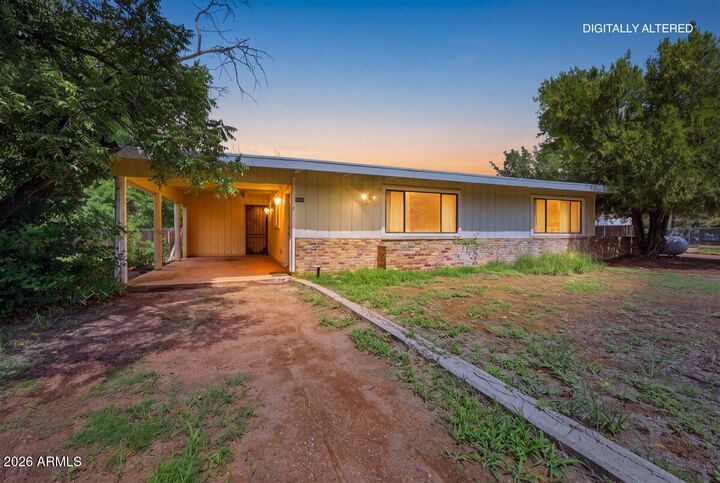 Property Photo: 4010 E Meadow Lane AZ 86335