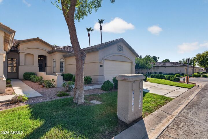 Property Photo: 9733 E Holiday Way AZ 85248