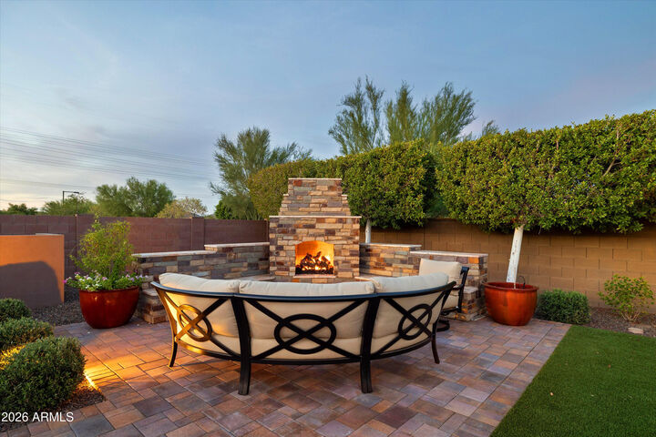 Property Photo:  7550 W Questa Drive  AZ 85383 