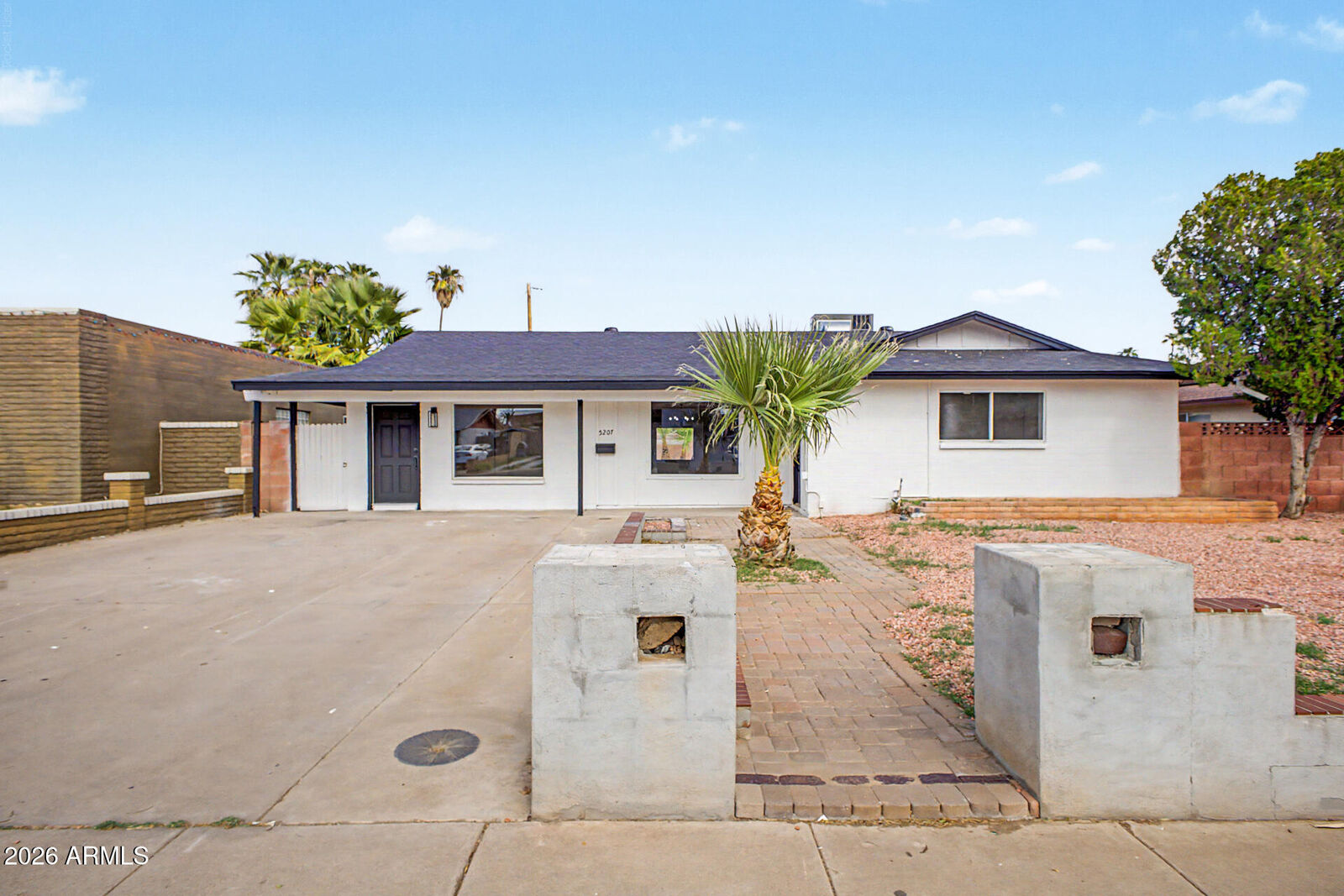 Property Photo:  5207 N 39th Drive  AZ 85019 