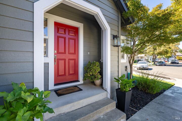 Property Photo: 2038 Red Oak Circle CA 95403